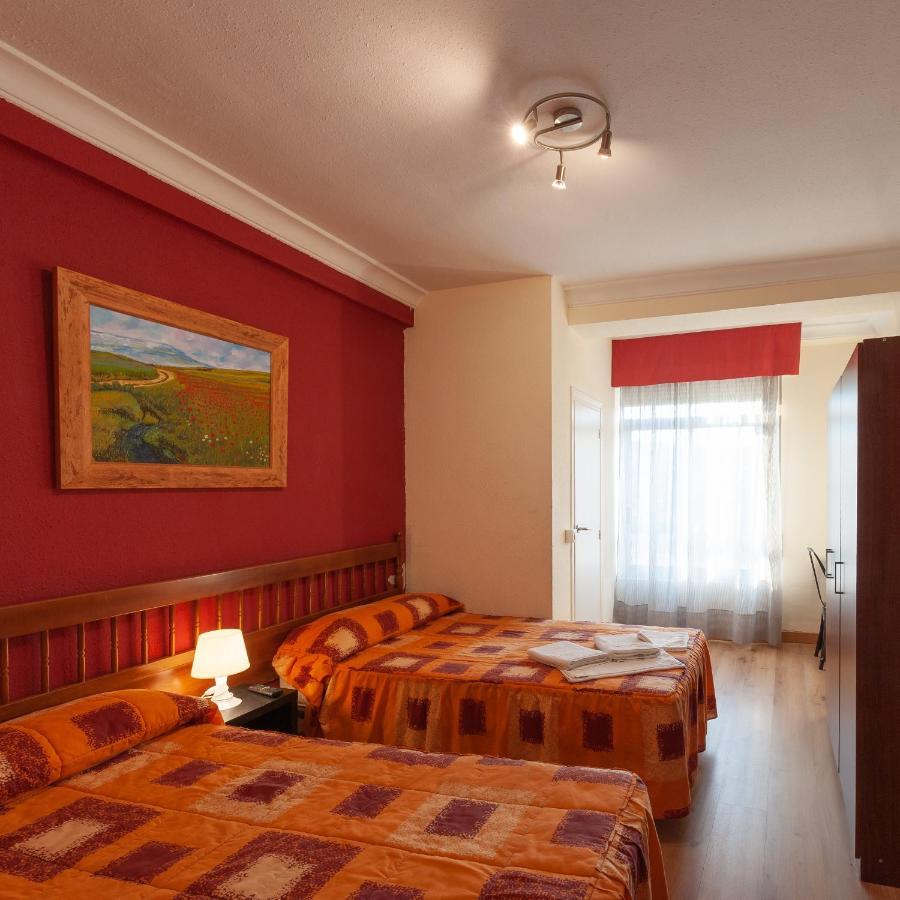 Hostal Manjon Бургос Экстерьер фото